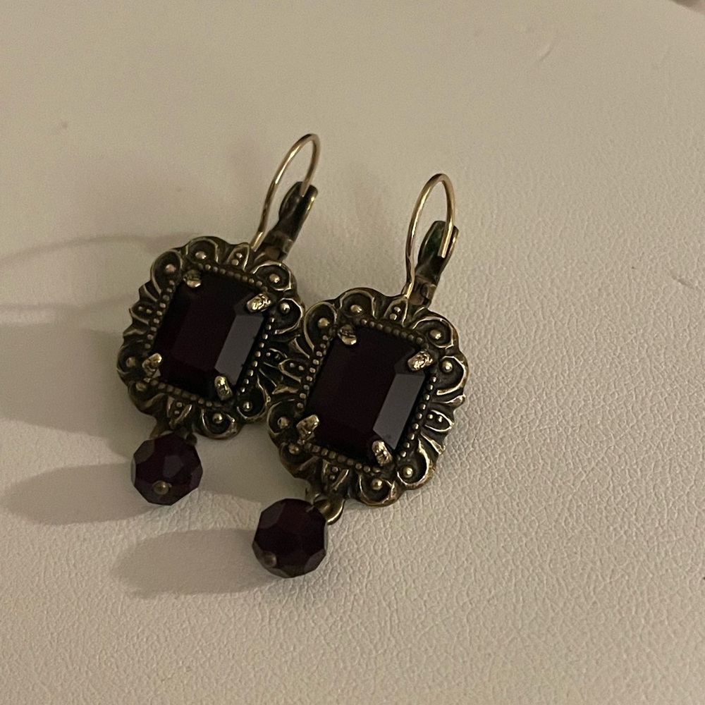 Art Deco Red and Gold Filigree Earrings with Faceted Stone